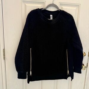 Varley Oakden Sherpa pullover with zippers